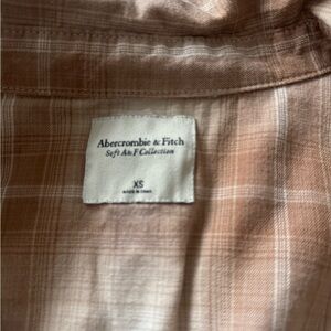 Abercrombie & Fitch crop flannel Plaid Button-Up Shirt